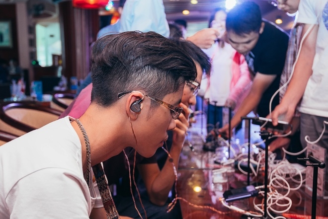 Xu hướng chơi tai nghe 'hàng thửa' ở Việt Nam