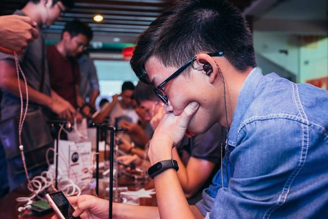 Xu hướng chơi tai nghe 'hàng thửa' ở Việt Nam