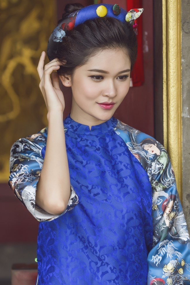 A hau Thuy Dung thuot tha voi ao yem ho vai tran hinh anh 3