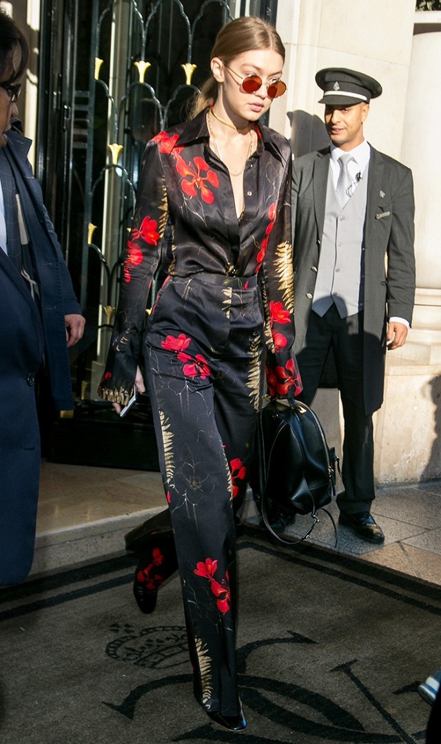 Gigi Hadid goi y 7 mon do can co trong tu do mua thu hinh anh 6