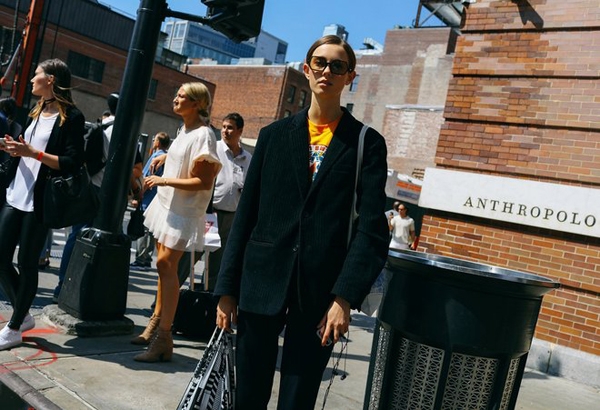 toa-sang-tren-pho-voi-trang-phuc-nhung-7