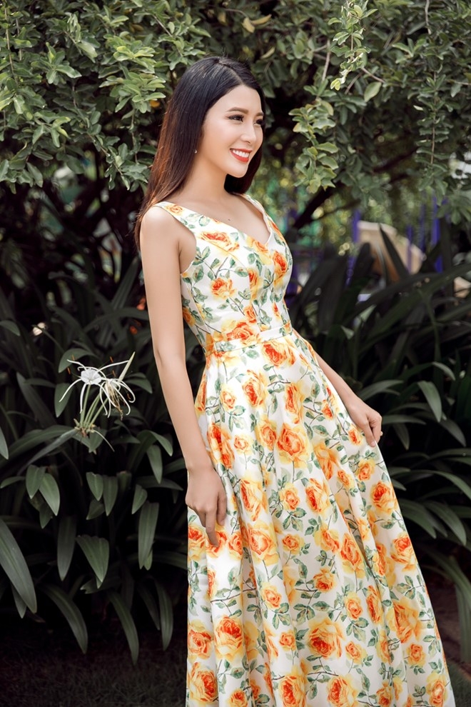 Dien vien 'Zippo, mu tat va em' ngot ngao voi dam hoa tiet hinh anh 4