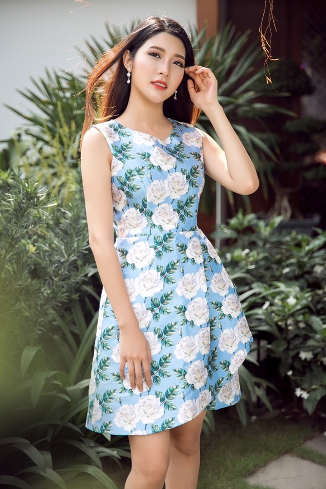 Dien vien 'Zippo, mu tat va em' ngot ngao voi dam hoa tiet hinh anh 5