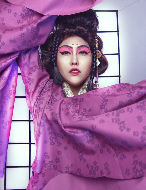 phi-thanh-van-dien-kimono-hoa-nang-geisha-1