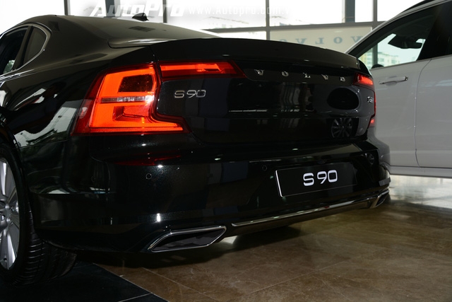 Volvo S90 2017, đối thủ Mercedes-Benz E-Class, chốt giá 2,7 tỷ Đồng ở Việt Nam - Ảnh 8.