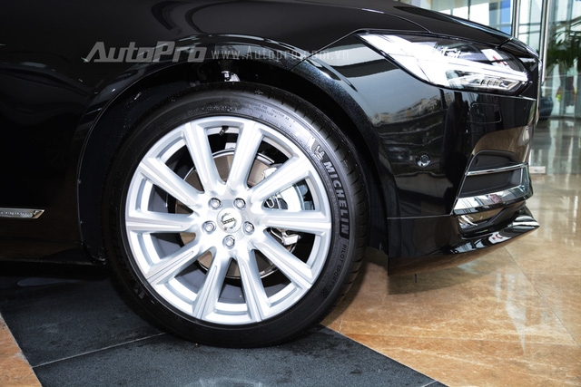 Volvo S90 2017, đối thủ Mercedes-Benz E-Class, chốt giá 2,7 tỷ Đồng ở Việt Nam - Ảnh 9.