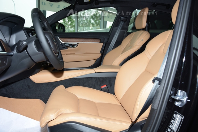Volvo S90 2017, đối thủ Mercedes-Benz E-Class, chốt giá 2,7 tỷ Đồng ở Việt Nam - Ảnh 16.