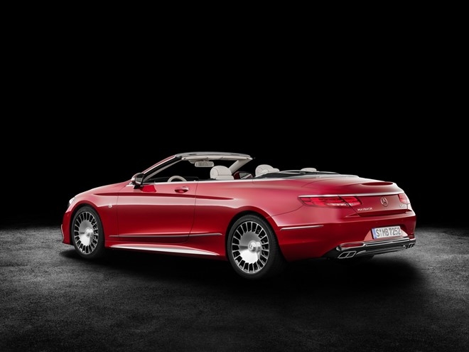 Mercedes-Maybach mui tran ra mat voi gia gan 322.000 USD hinh anh 2