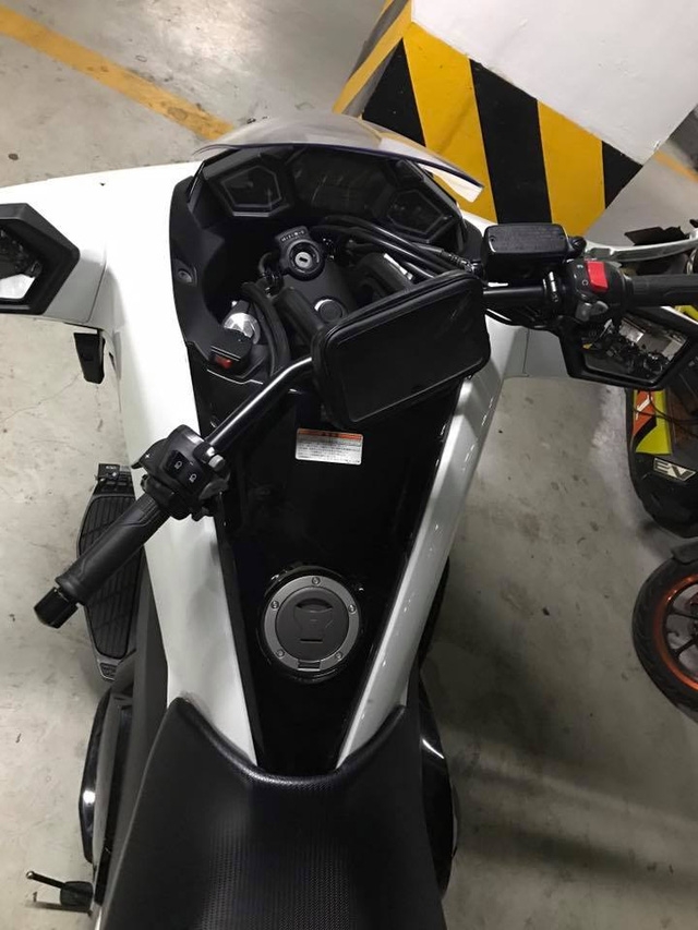  Cận cảnh cụm tay lái của Honda NM4. Ảnh: Hoang Manh Cuong 