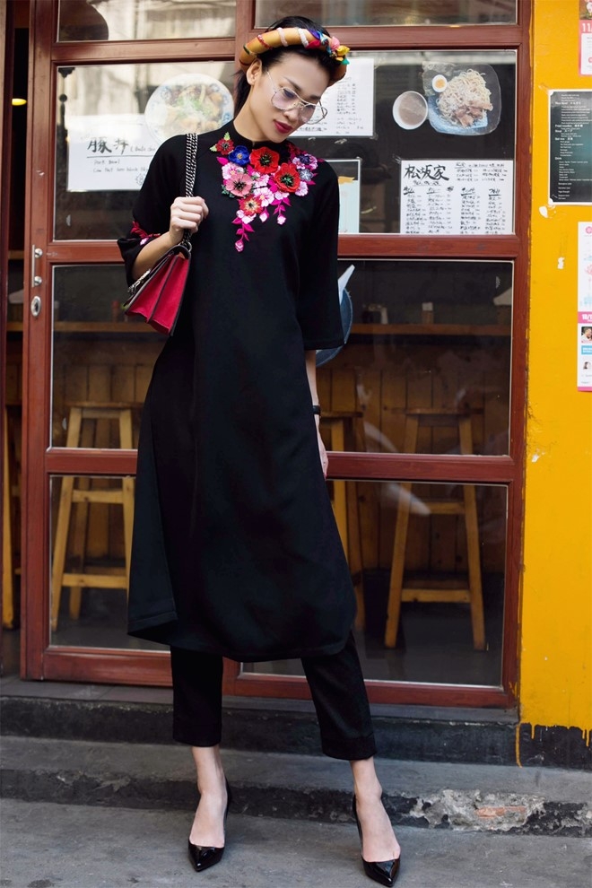 Bien tap vien thoi trang dien ao dai cach tan dao pho hinh anh 6