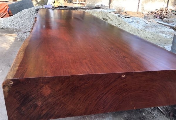 Cặp phản gỗ 'hoàng gia' lớn nhất Việt Nam giá 5,5 tỷ