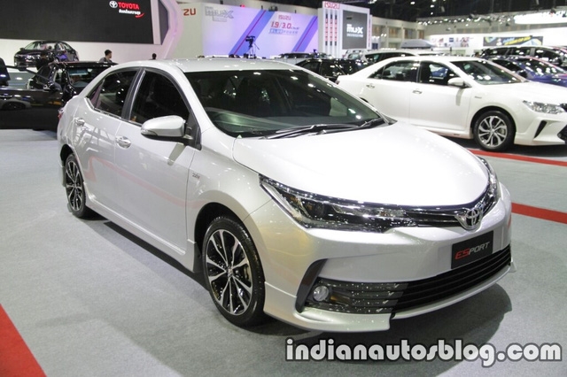  So với bản thường, Toyota Corolla Altis ESport 2017 có một số điểm nhấn khác biệt về mặt thiết kế. Nhìn chung, Toyota Corolla Altis ESport 2017 trông thể thao hơn bản thường và có giá 939.000 Baht, tương đương 597 triệu Đồng. 