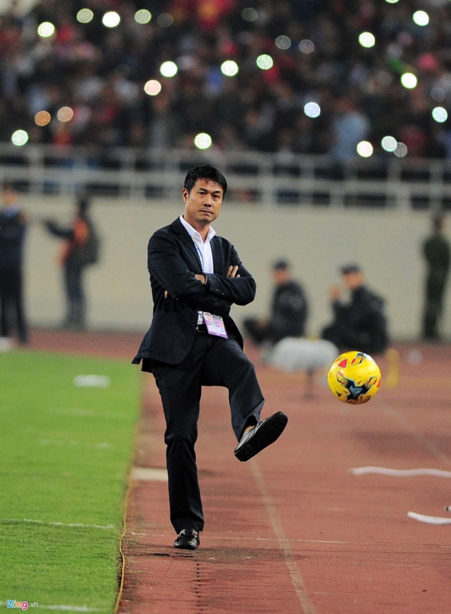 HLV Huu Thang khong bat tay Van Toan khi thay nguoi hinh anh 8