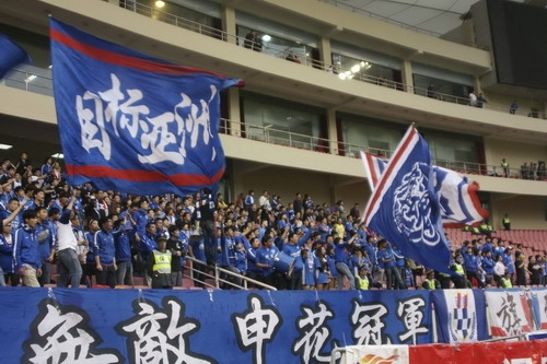 Thân Hoa Thượng Hải chờ tung hợp đồng bom tấn với Carlos Tevez 