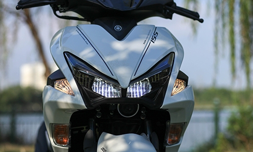 chi-tiet-yamaha-nvx-ban-cao-cap-2