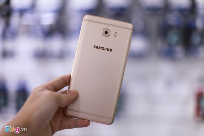 Anh Samsung Galaxy C9 Pro RAM 6 GB gia 11,3 trieu vua ve VN hinh anh 3