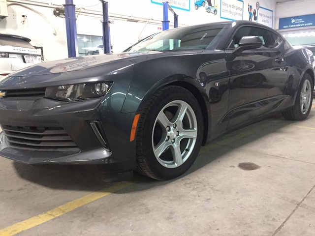 Cận cảnh dàn chiến binh Chevrolet Camaro 2017 trị giá 2,7 tỷ Đồng tại Việt Nam - Ảnh 7.