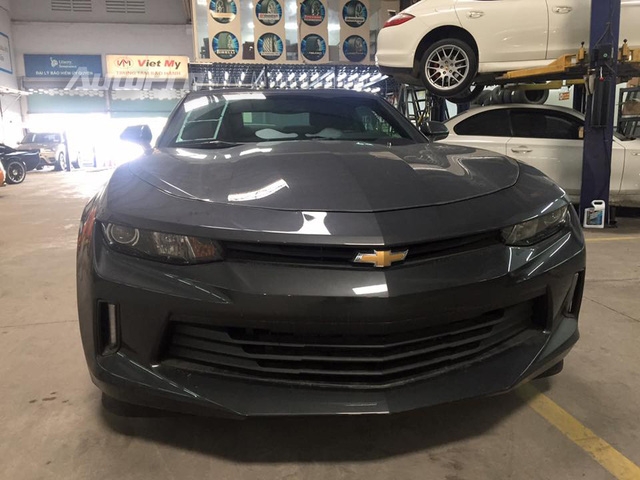 Cận cảnh dàn chiến binh Chevrolet Camaro 2017 trị giá 2,7 tỷ Đồng tại Việt Nam - Ảnh 8.