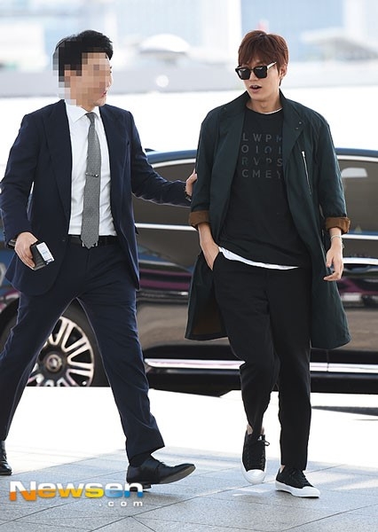 Trang phuc khong the thieu trong tu do cua Lee Min Ho hinh anh 4