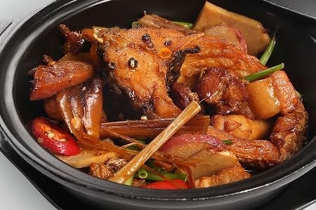 Sự thật bên trong nồi cá trắm kho ngày Tết Sự thật bên trong nồi cá trắm kho ngày Tết