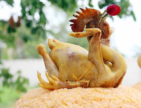 Gà để chọn cúng giao thừa phải là gà trống choai