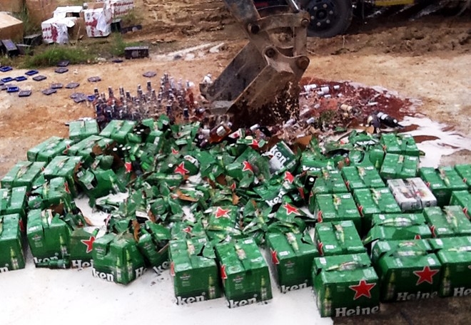 Tieu huy hang cam, hang lau tri gia hon 5 ty dong hinh anh 2