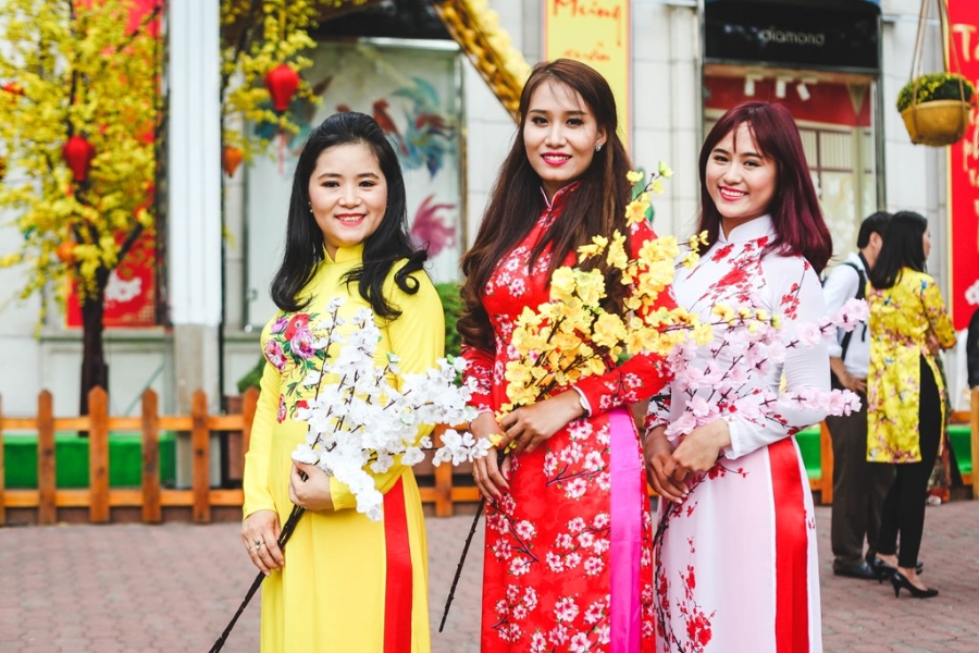 Tuyen duong mua xuan noi bat giua Sai Gon hinh anh 3