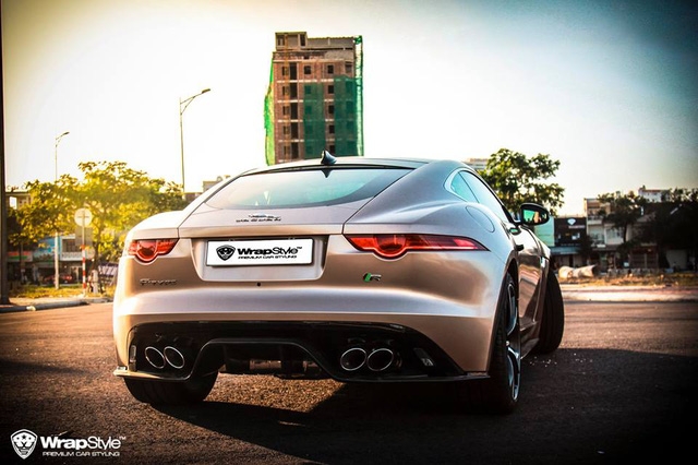 Jaguar F-Type R biển tứ quý 9 của đại gia Đà Nẵng thay áo chơi Tết Nguyên đán - Ảnh 8.