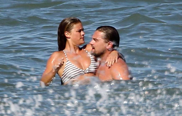 bo-tre-cua-leo-dicaprio-khoe-than-hinh-nong-bong-6