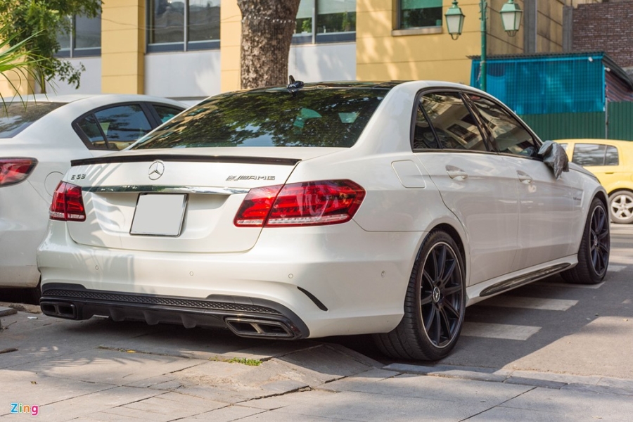 Mercedes E63 S AMG doc nhat tai Ha Noi hinh anh 4