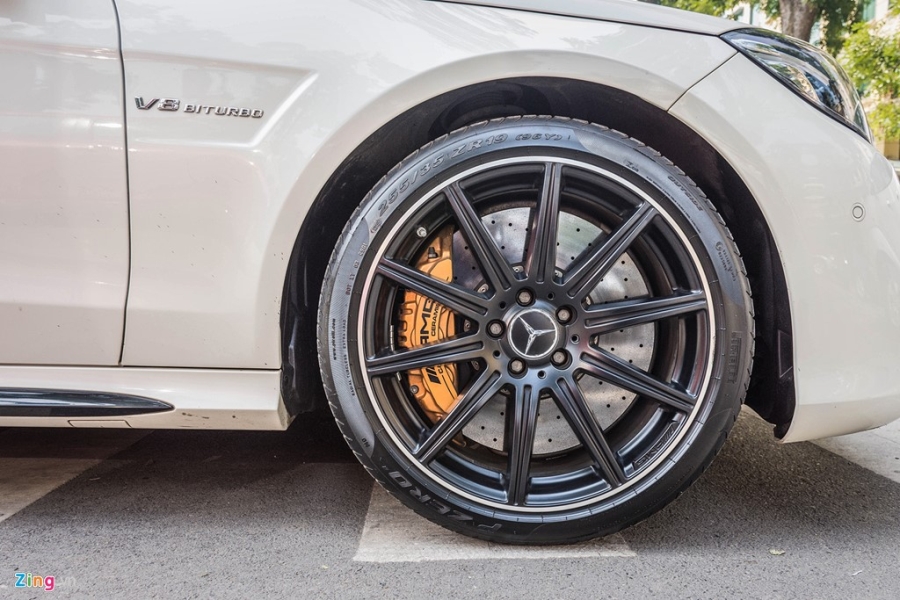Mercedes E63 S AMG doc nhat tai Ha Noi hinh anh 6