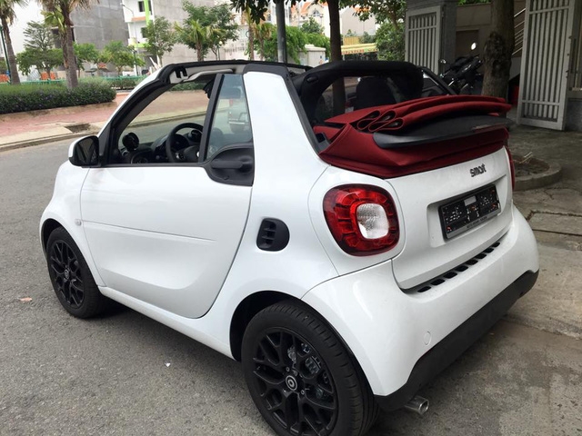 Chiêm ngưỡng bé hạt tiêu Smart ForTwo Cabriolet 2016 hơn 1 tỷ Đồng tại Việt Nam - Ảnh 2.