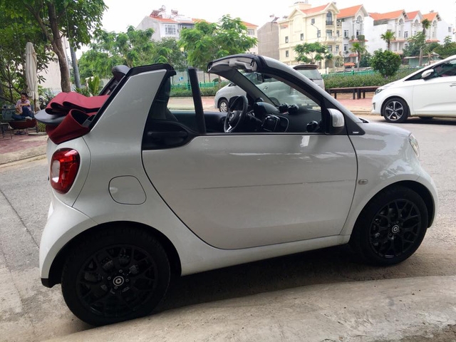 Chiêm ngưỡng bé hạt tiêu Smart ForTwo Cabriolet 2016 hơn 1 tỷ Đồng tại Việt Nam - Ảnh 6.