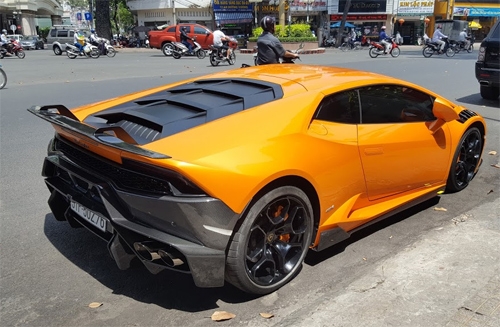lamborghini-huracan-novara-edizione-o-tp-hcm-2
