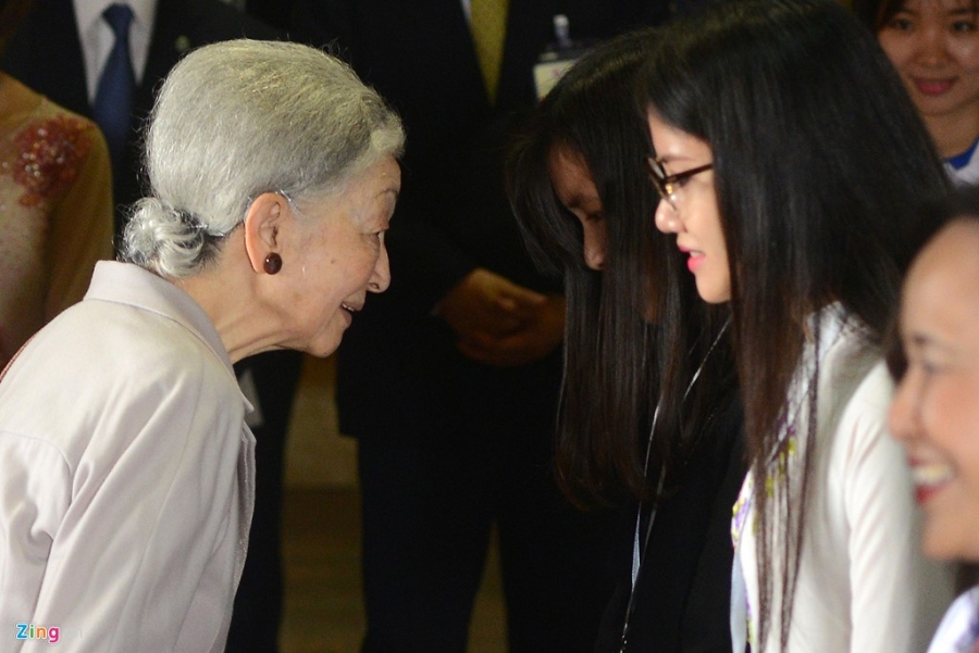 Nha vua va Hoang hau Nhat tham Van Mieu - Quoc Tu Giam hinh anh 5