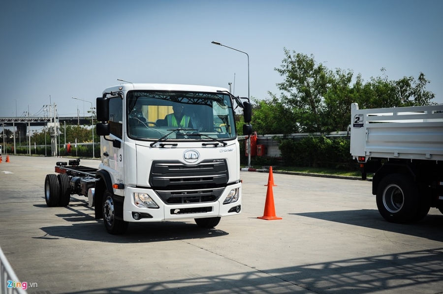 UD Trucks ra mat xe tai so tu dong, ban tai Viet Nam quy III hinh anh 3