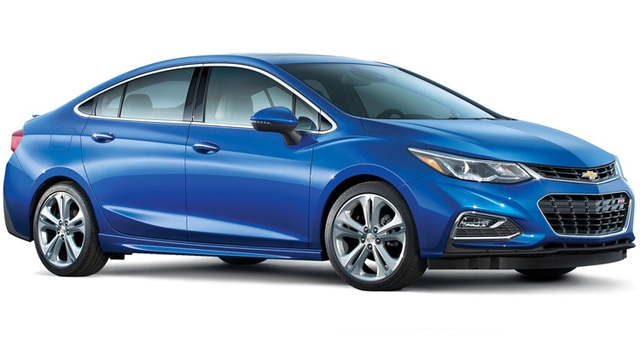  Xe cỡ nhỏ: Chevrolet Cruze - Mẫu xe này gây ấn tượng với Consumer Reports bởi nội thất rộng rãi và xe vận hành êm. 