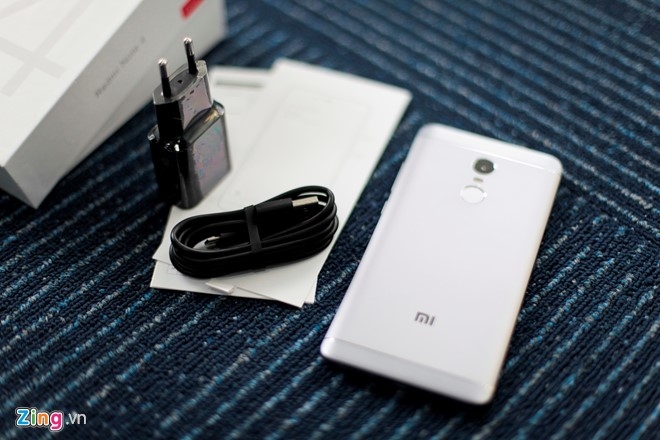 Smartphone Xiaomi pin 4.000 mAh gia 4,7 trieu dong tai VN hinh anh 2