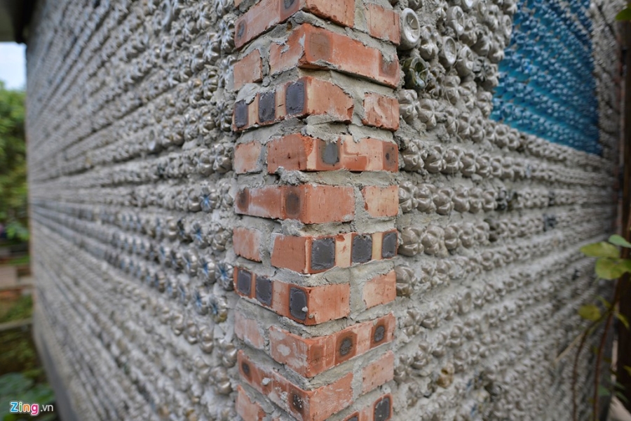 Ngoi nha ky la o Ha Noi duoc lam tu 8.800 vo chai nhua hinh anh 4