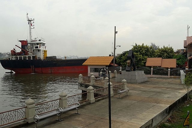 Tàu hàng 3.000 tấn VN 