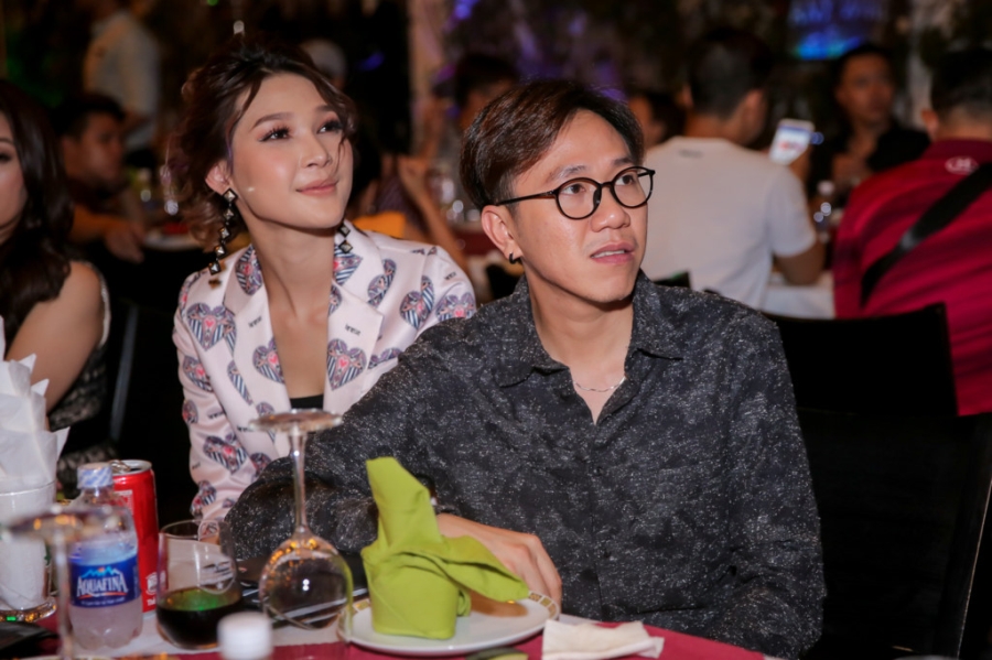 Hot girl Huyen Baby xuat hien khac la o su kien hinh anh 8