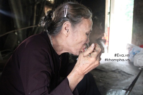 bua com co thit dau tien cua me con muon an mot bua no roi cung chet bang thuoc doc - 7