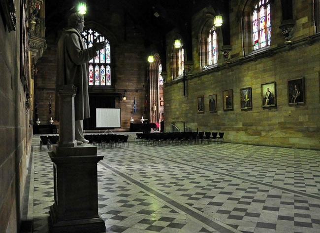 ve dep choang ngop cua truong dh lau doi nhat nuoc uc hinh anh 7