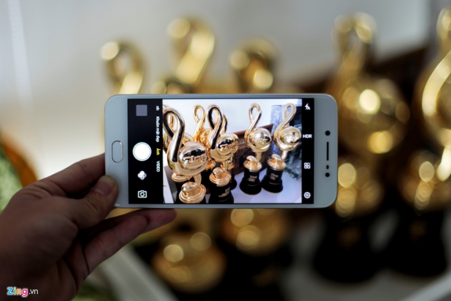 Mo hop Vivo V5s camera selfie 20 MP sap len ke hinh anh 14