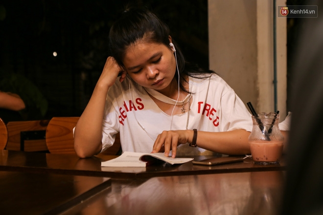 Giới trẻ làm gì trong các quán cafe mở cửa xuyên đêm ở Sài Gòn? - Ảnh 9.
