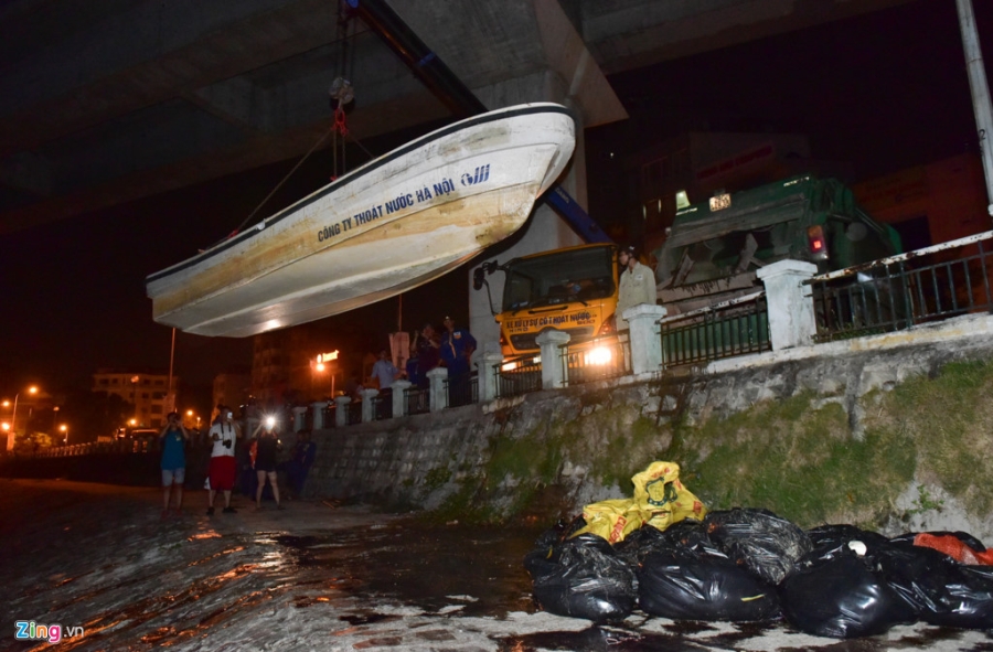 Trang dem vot ca chet o ho Hoang Cau hinh anh 2