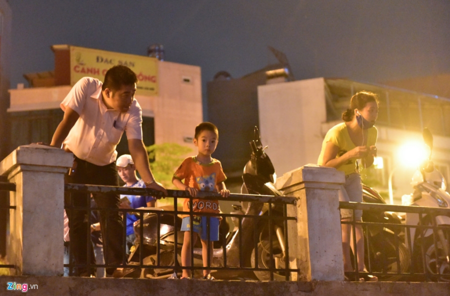 Trang dem vot ca chet o ho Hoang Cau hinh anh 10