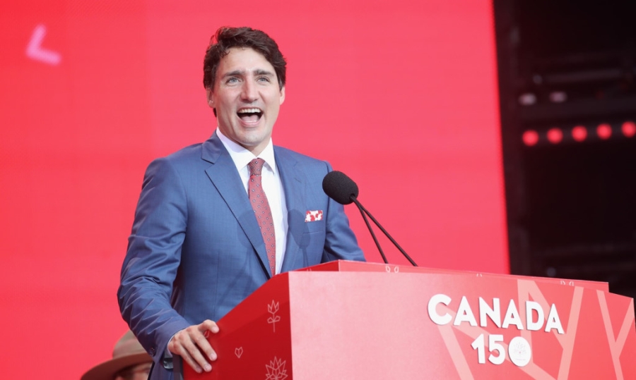 Canada xep hinh la phong khong lo ky niem 150 nam Quoc khanh hinh anh 11