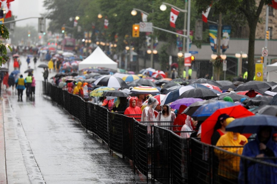 Canada xep hinh la phong khong lo ky niem 150 nam Quoc khanh hinh anh 14