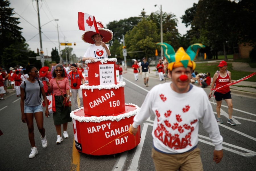 Canada xep hinh la phong khong lo ky niem 150 nam Quoc khanh hinh anh 16